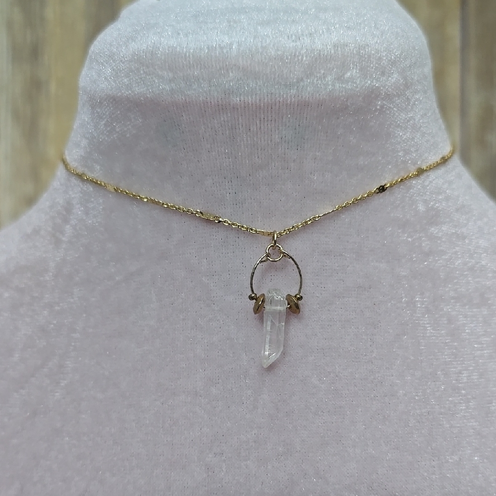 Elegant Gold Crystal Pendant Choker Necklace